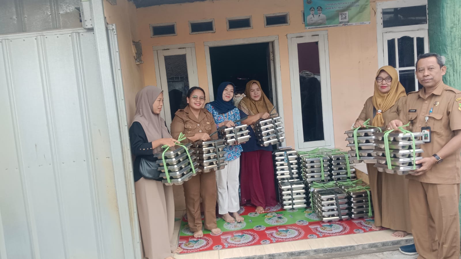 Pembagian MBG di posyandu kelurahan karang asem